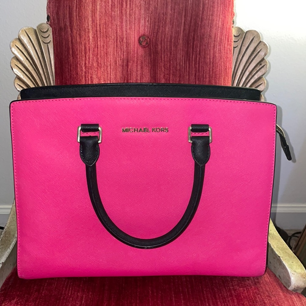 COPY - Micheal Kors Hot Pink medium/large jet set style purse. Almost perfect c…